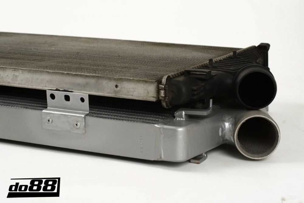 SAAB 9-3 1.8t / 2.0t Aero 2003- Välijäähdytin SAAB 9-3 1.8t / 2.0t Aero 2003- Välijäähdytin