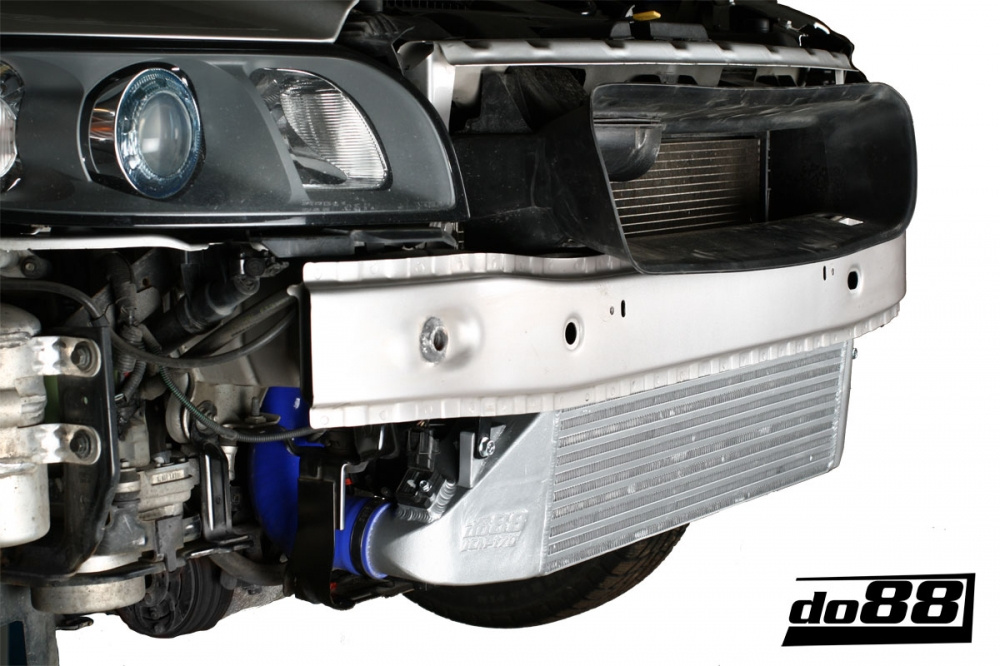 Volvo C30/S40/V50/C70 Turbo 04-13 Välijäähdytin Volvo C30/S40/V50/C70 Turbo 04-13 Välijäähdytin