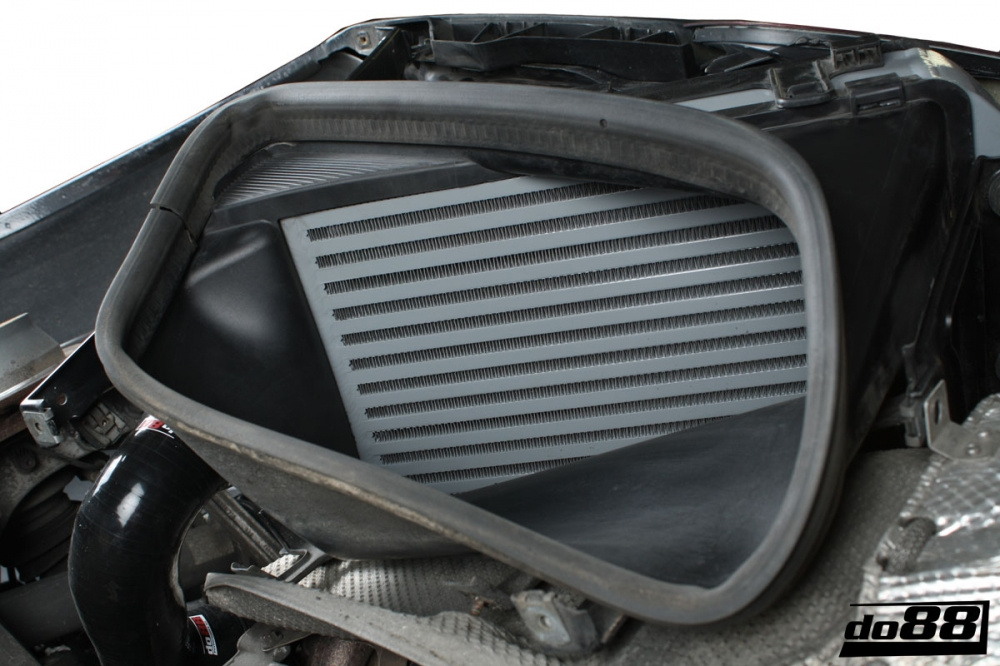 Porsche 997.1 Turbo GT2 Välijäähdytin Porsche 997.1 Turbo GT2 Välijäähdytin