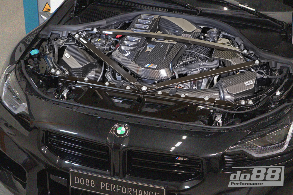 Moottorin suojakansi hiilikuidusta, BMW M2 M3 M4 (S58) Moottorin suojakansi hiilikuidusta, BMW M2 M3 M4 (S58)