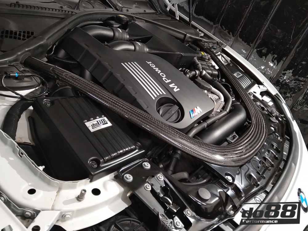 BMW F8X M2C M3 M4 Ahtoputki, Turbo-Välijäähdytin BMW F8X M2C M3 M4 Ahtoputki, Turbo-Välijäähdytin