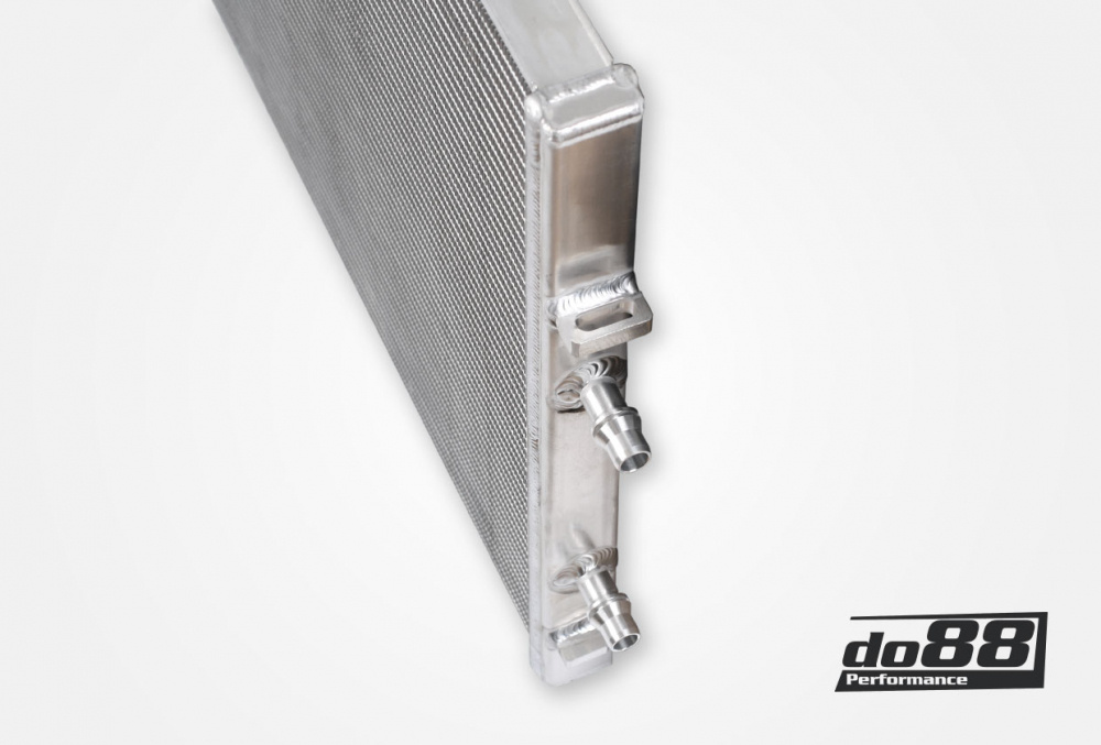 BMW F8X M2C M3 M4 Etu vesijäähdytin välijäähdyttimelle