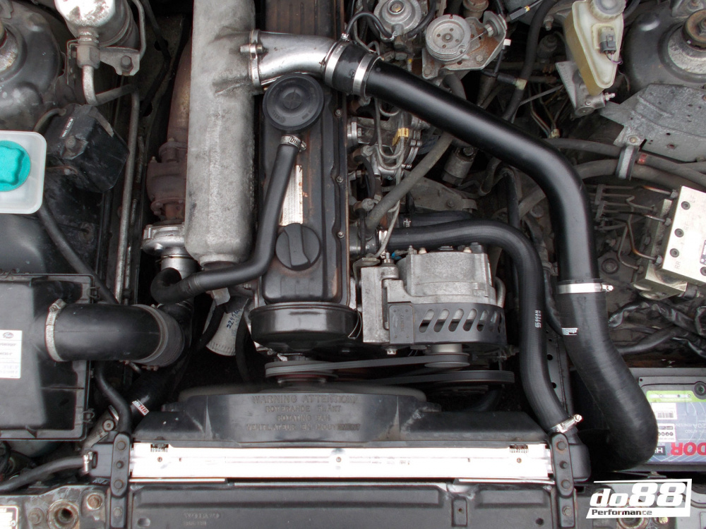 Volvo 740 760 780 940 960 D24 TIC Ahtopaineletkut, Musta